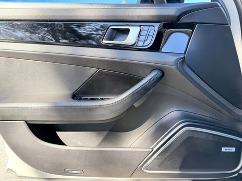 Used 2018 Porsche Panamera 4S image 44