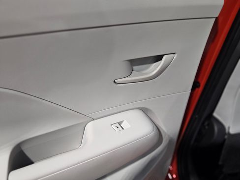 Used 2024 Hyundai Kona SEL w/ Convenience Package image 35