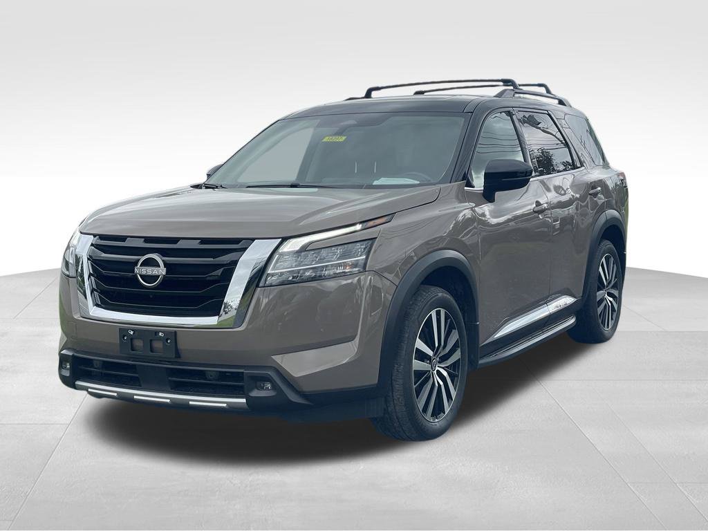 Certified 2024 Nissan Pathfinder Platinum AWD/4WD image 2