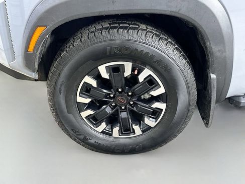 Used 2022 Nissan Frontier Pro-X w/ Technology Package image 8