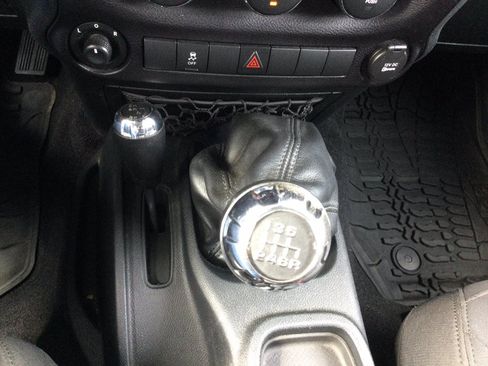 Used 2016 Jeep Wrangler Sport AWD/4WD image 30