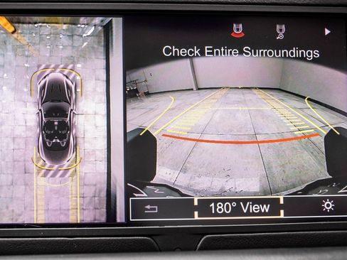 Used 2019 Aston Martin DB11 Volante image 32