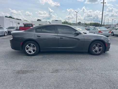 Used 2022 Dodge Charger SXT w/ Leather Interior Group RWD image 7