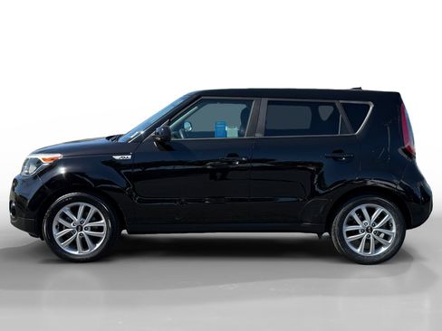 Used 2018 Kia Soul + FWD image 2