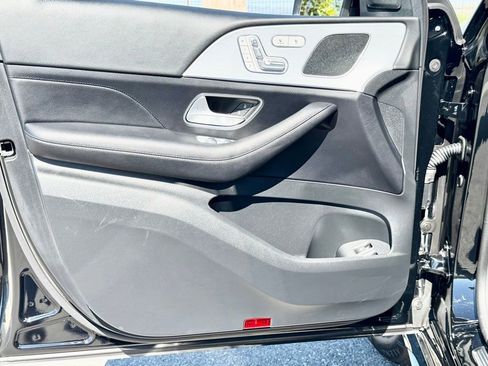 Certified 2025 Mercedes-Benz GLE 450e 4MATIC image 17