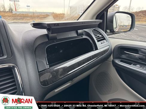 Used 2015 Dodge Grand Caravan SXT image 22