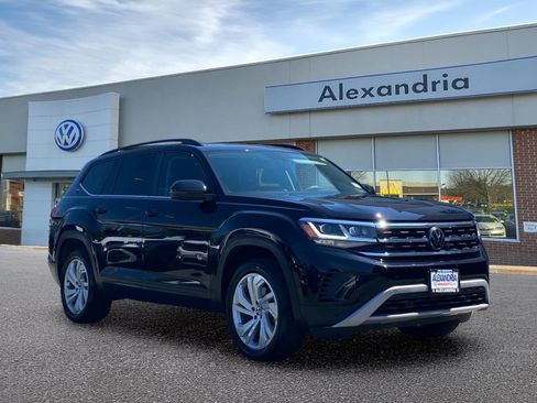 Certified 2023 Volkswagen Atlas SE w/ Panoramic Sunroof Package AWD/4WD image 1