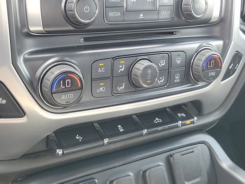 Used 2018 GMC Sierra 1500 SLT w/ SLT Premium Package AWD/4WD image 28