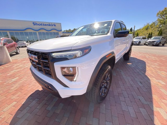 Used 2024 GMC Canyon Elevation w/ Convenience Package RWD image 26