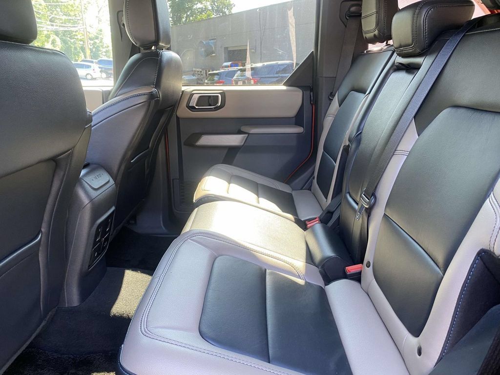 Used 2023 Ford Bronco Wildtrak AWD/4WD image 11