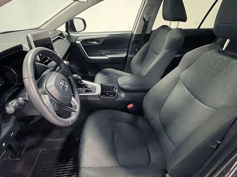 Used 2023 Toyota RAV4 XLE w/ Convenience Package image 3