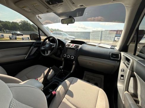 Used 2017 Subaru Forester 2.5i AWD/4WD image 23