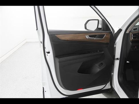 Certified 2024 Volkswagen Atlas SE AWD/4WD image 4
