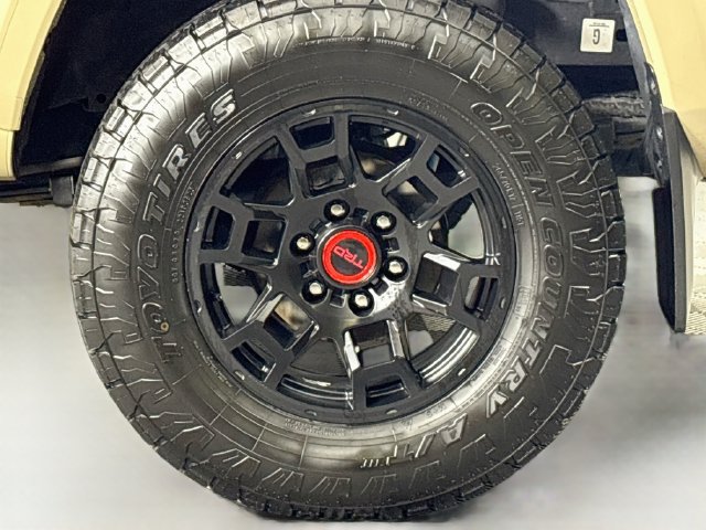 Used 2020 Toyota Tacoma SR5 w/ Technology Package AWD/4WD image 27