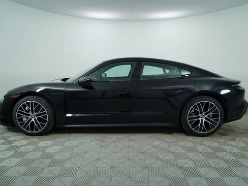 Used 2022 Porsche Taycan RWD image 6