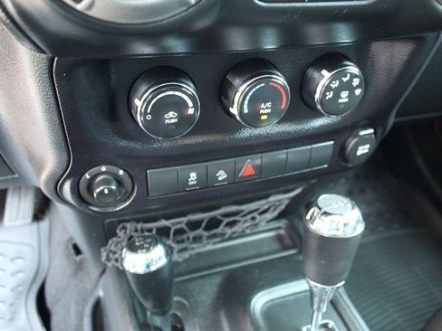 Used 2016 Jeep Wrangler Unlimited Sport w/ Quick Order Package 24S AWD/4WD image 25