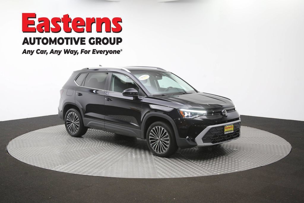 Used 2025 Volkswagen Taos SE FWD image 47