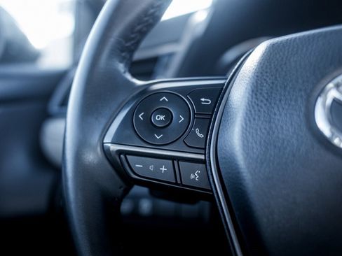 Used 2024 Toyota Camry SE image 17