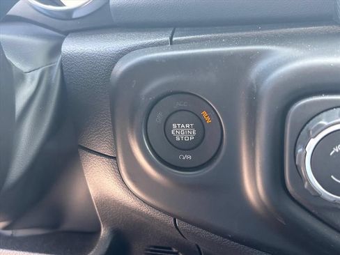 Used 2023 Jeep Wrangler Unlimited Sahara w/ Cold Weather Group AWD/4WD image 17