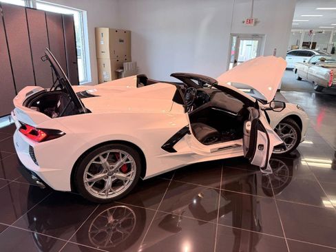 Used 2023 Chevrolet Corvette Stingray Premium Conv w/ Z51 Performance Package RWD image 45