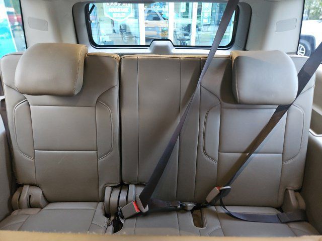Used 2017 Chevrolet Suburban LT w/ Luxury Package RWD image 38