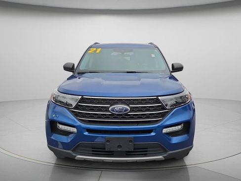 Used 2021 Ford Explorer XLT w/ Equipment Group 202A AWD/4WD image 4