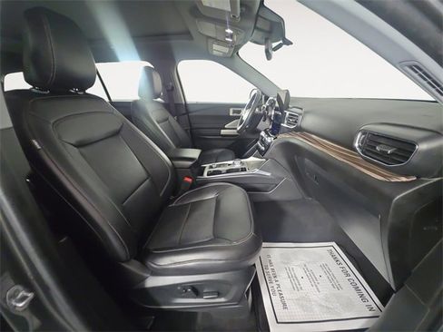 Certified 2023 Ford Explorer Limited w/ Limited Technology Package image 15