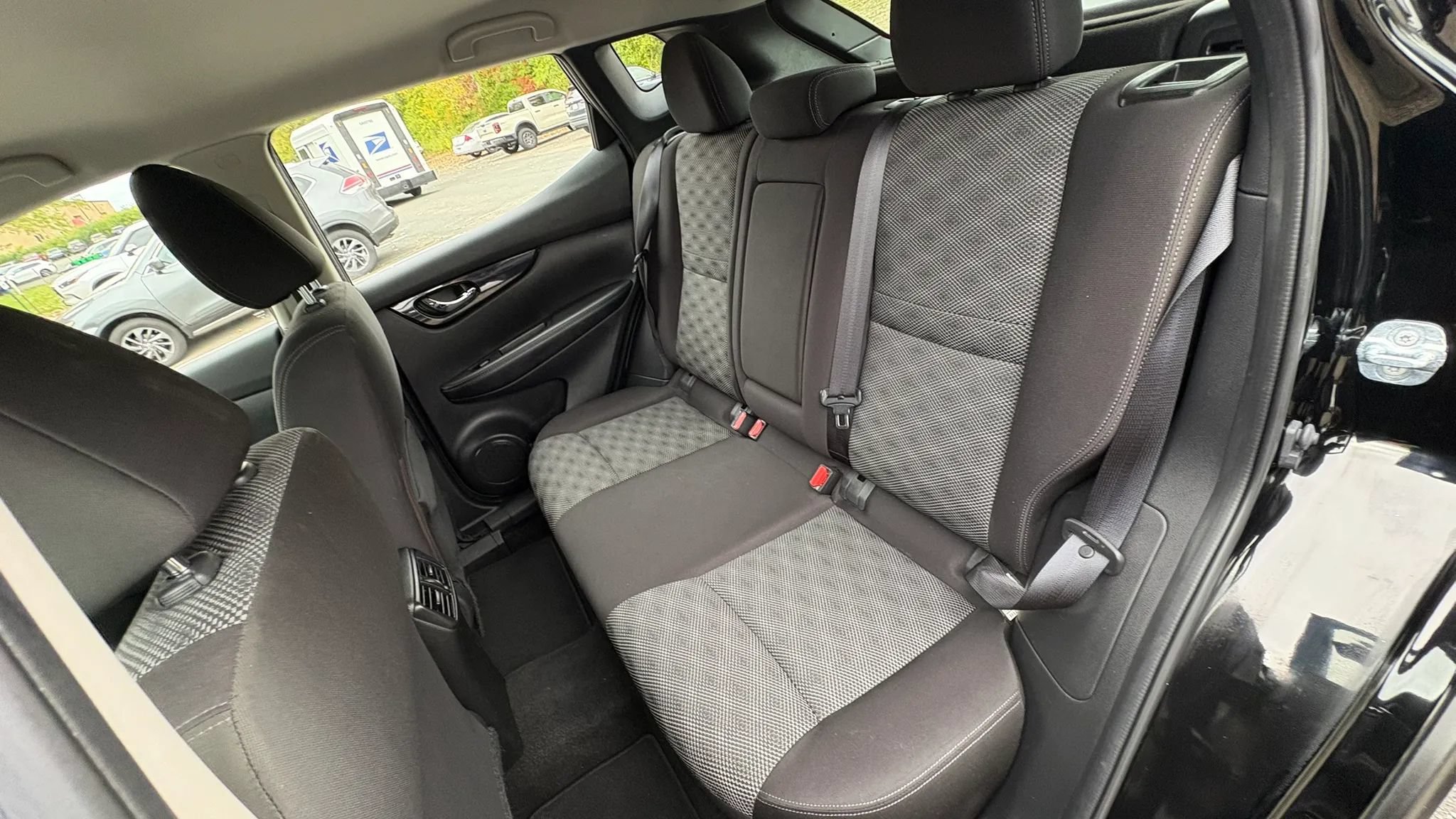 Used 2017 Nissan Rogue Sport SV FWD image 24