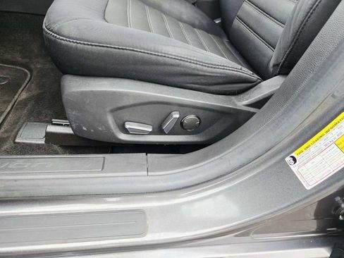 Used 2015 Ford Fusion SE image 29