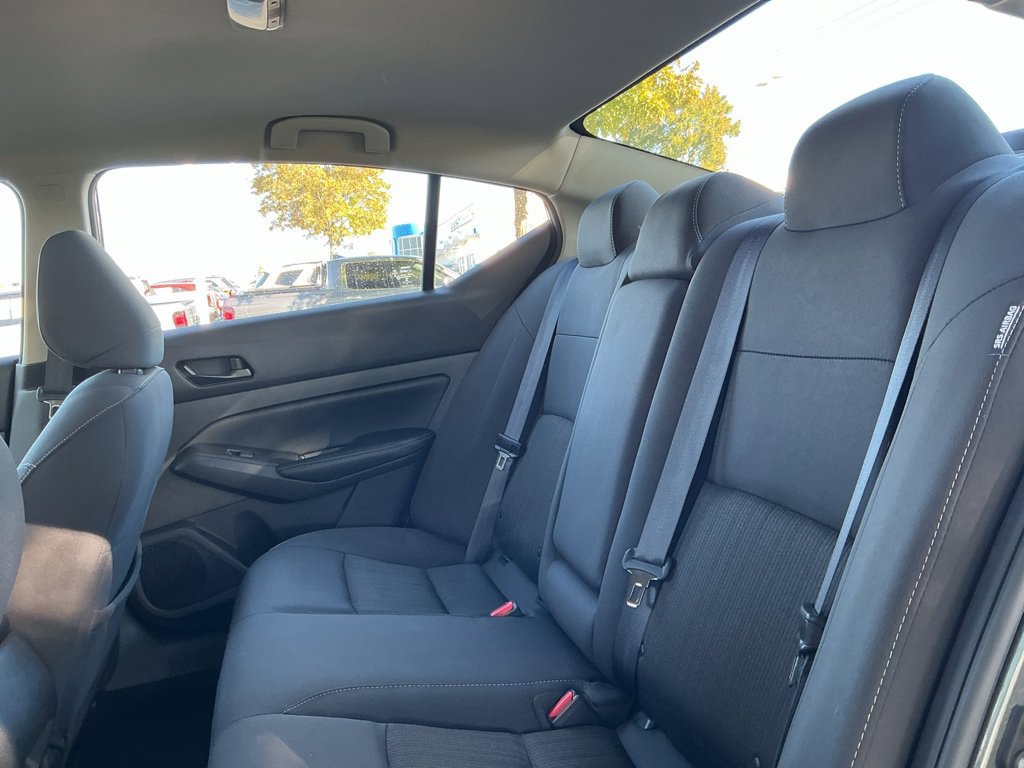 Used 2025 Nissan Altima 2.5 SV FWD image 29