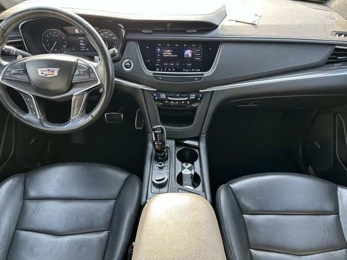 Used 2022 Cadillac XT5 Sportv w/ LPO, ONYX Package AWD/4WD image 13