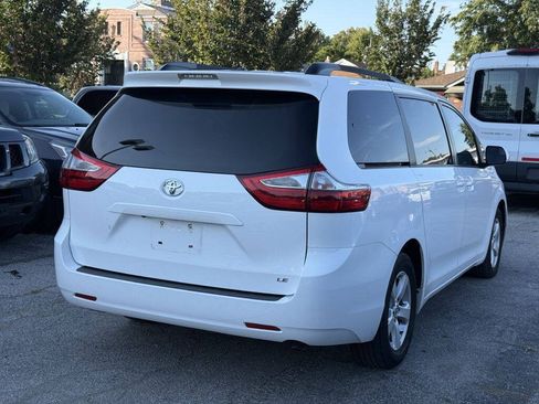 Used 2017 Toyota Sienna LE FWD image 4