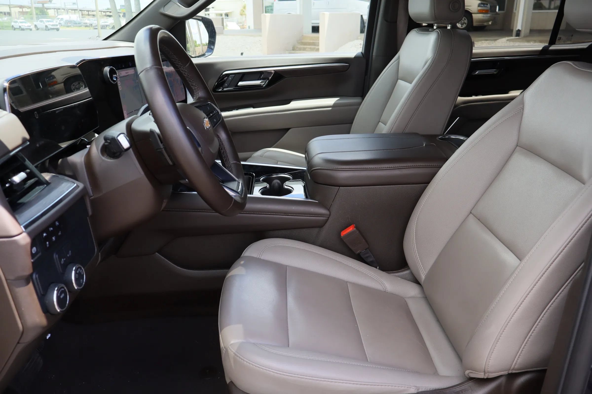 Used 2025 Chevrolet Tahoe LT RWD image 21