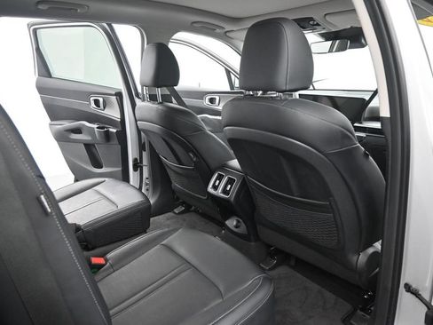 Certified 2025 Kia Sorento EX w/ EX Panoramic Sunroof Package AWD/4WD image 21