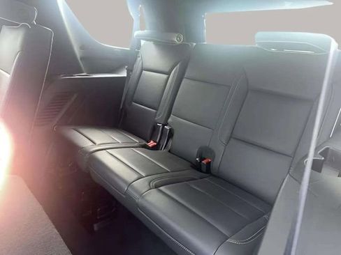 Used 2024 GMC Yukon SLT image 17