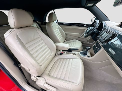 Used 2013 Volkswagen Beetle 2.0T image 29