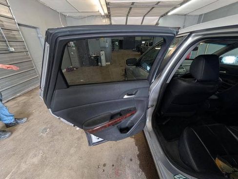 Used 2010 Honda Crosstour EX-L image 24