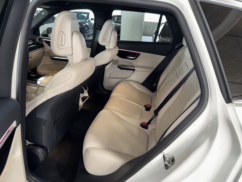 Used 2026 Mercedes-Benz GLC 300 image 15