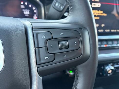 Certified 2025 GMC Sierra 1500 SLT image 8