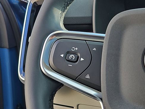 Certified 2023 Volvo XC40 B5 Plus w/ Driver Assist Package image 22