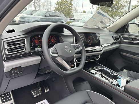 New 2026 Volkswagen Atlas Peak Edition AWD/4WD image 10