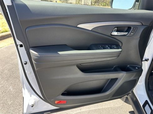 New 2025 Honda Ridgeline RTL+ image 15