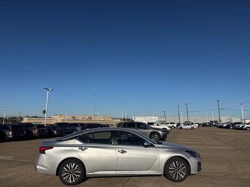 Certified 2023 Nissan Altima 2.5 SV image 26