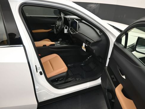 New 2025 Lexus UX 300h FWD image 10