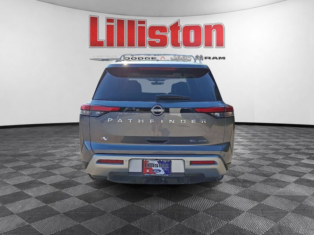 Used 2025 Nissan Pathfinder SL w/ SL Premium Package AWD/4WD image 5