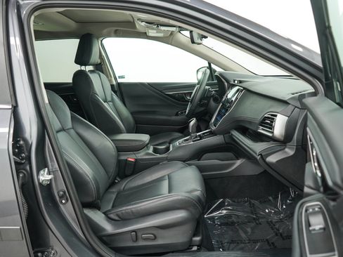 Used 2025 Subaru Outback Limited AWD/4WD image 9