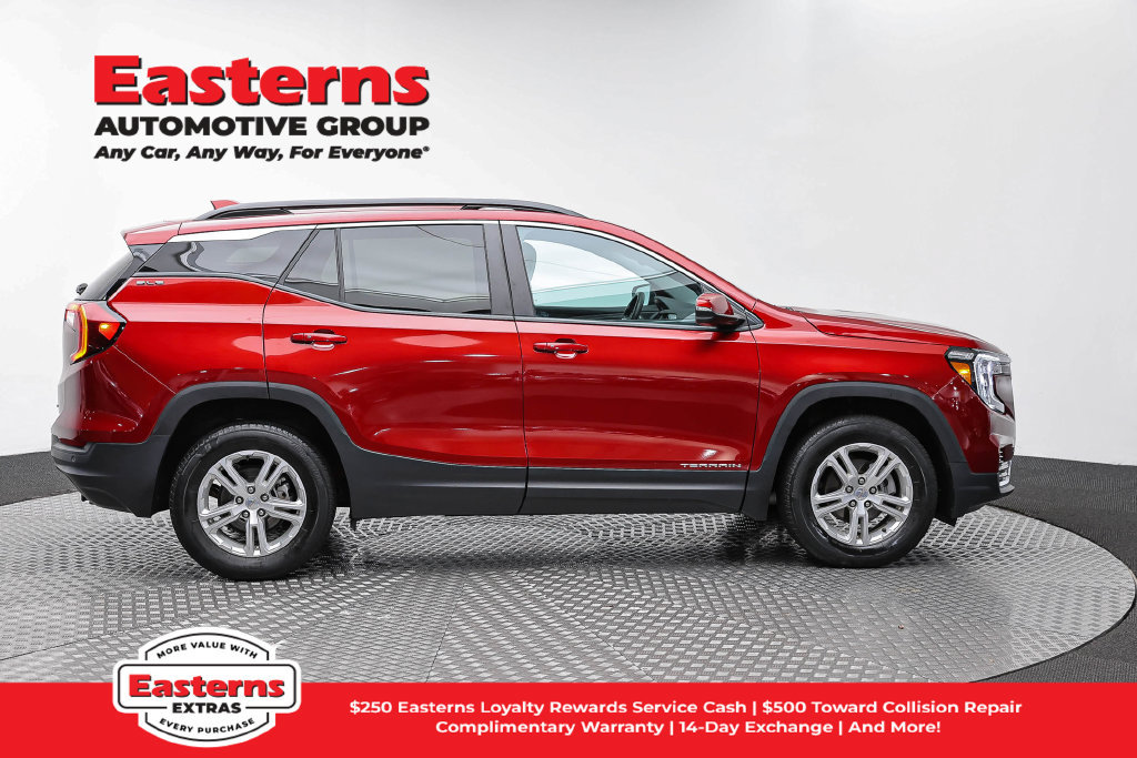 Used 2023 GMC Terrain SLE w/ Driver Convenience Package AWD/4WD image 5