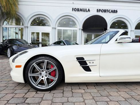Used 2012 Mercedes-Benz SLS AMG Roadster image 25