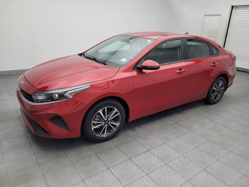 Used 2024 Kia Forte LXS w/ LXS Technology Package FWD image 2