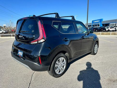 Used 2023 Kia Soul LX image 6